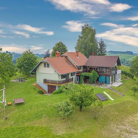 Podhamer Wellness Vineyard Holiday home *